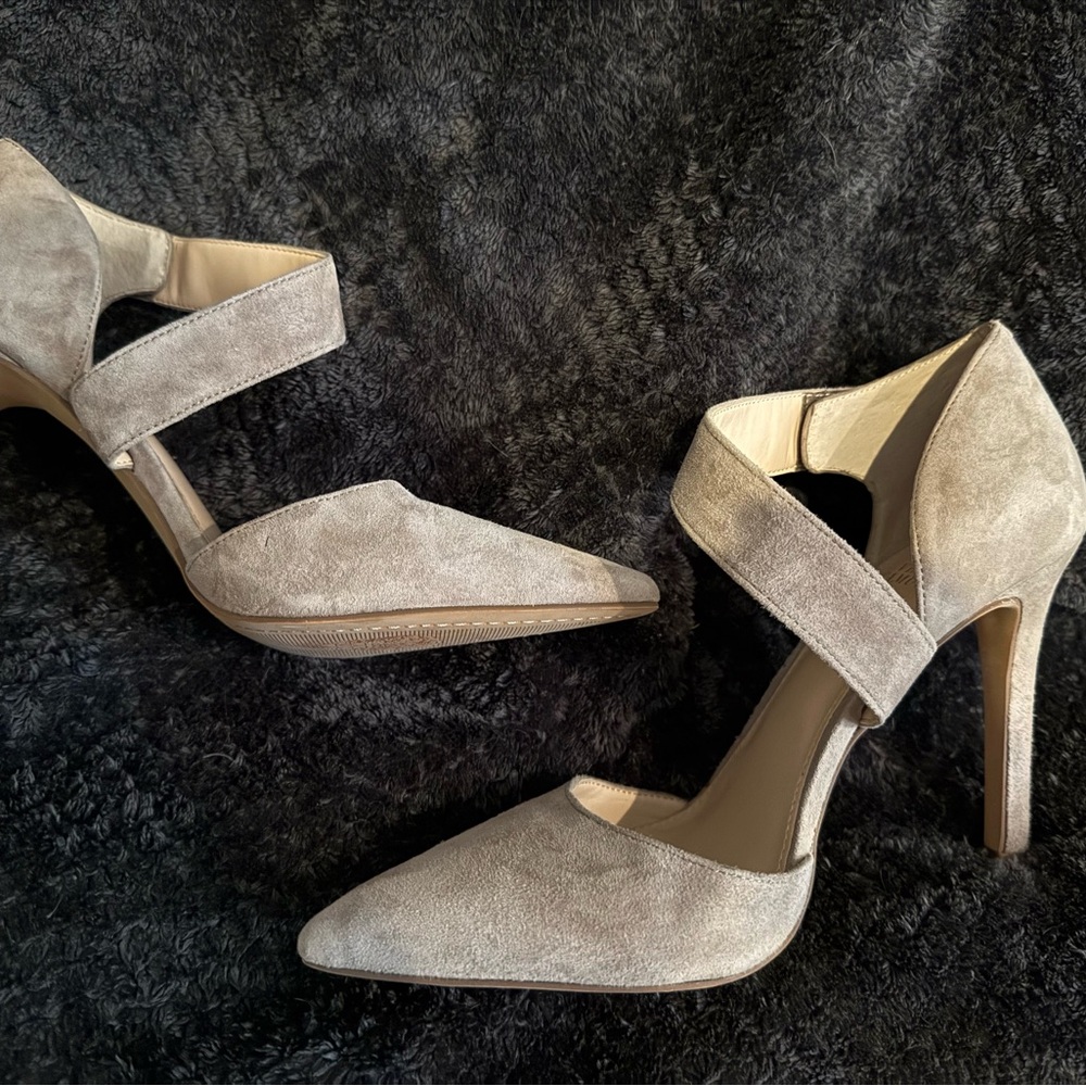 Vince Camuto Taupe Suede Heels sz 9 Nordstrom